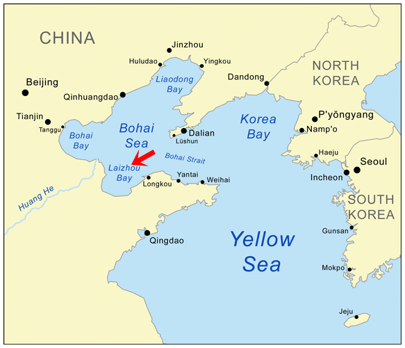 중국에서 유전이 발견된 보하이 남부 라이저우만(화살표)  위키피디아