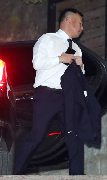 정주영 회장 19주기 제사 참석하는 정일선 사장