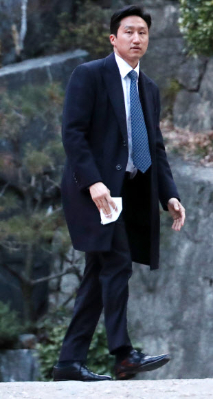 정주영 회장 19주기 제사 참석하는 정기선 부사장