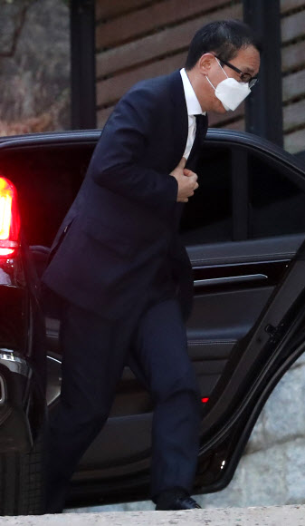 정주영 회장 19주기 제사 참석하는 정몽혁 회장