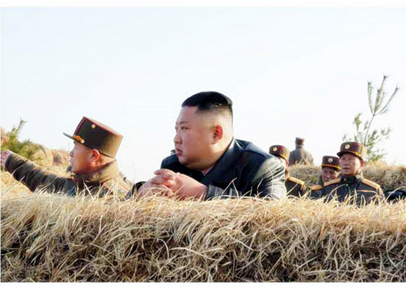 김정은, 서부전선대연합부대 포사격대항경기 지도