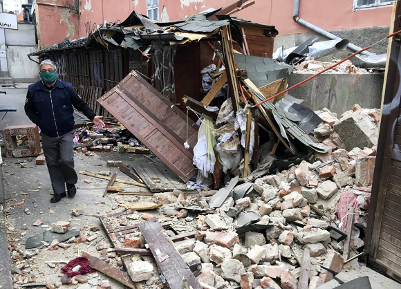 22일(현지시간) 크로아티아의 수도 자그레브 북부 지역에서 규모 5.4의 지진이 발생했다. AP 연합뉴스