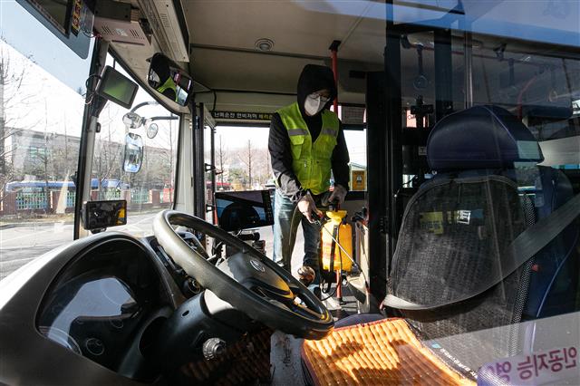대중교통 코로나19 감염 막아라 ‘철저한 방역’