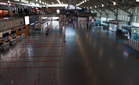 김해공항 사실상 셧다운