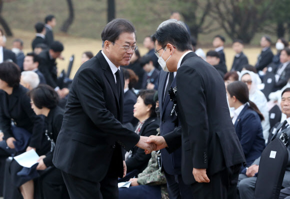 서해수호의 날 기념식 참석하는 문 대통령