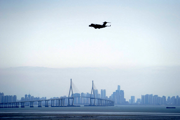 인천공항 다시 찾은 나토 수송기