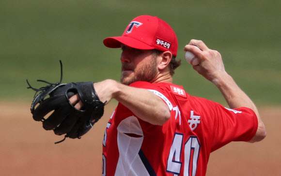 선발 가뇽, 포수 미트를 향해