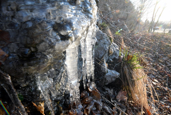 4월에 고드름 달린 대관령