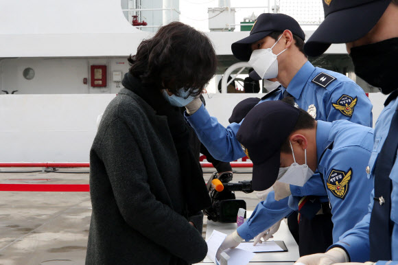 해경 함정 탑승 전 발열 체크 필수