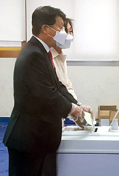 투표하는 차명진