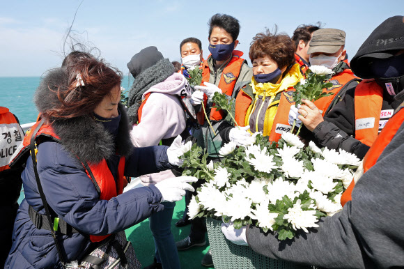 아이들을 기리는 여섯번째 해