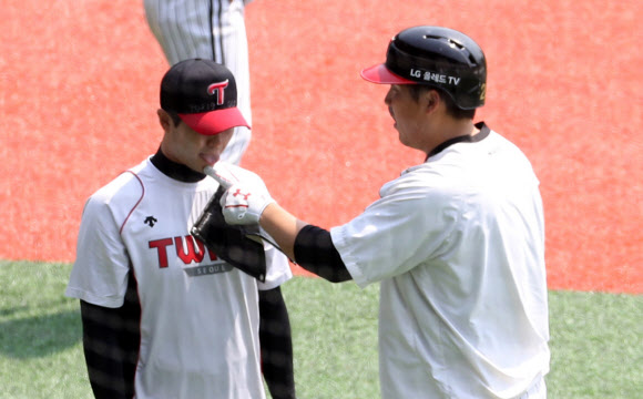 김현수의 위험한 행동(?)