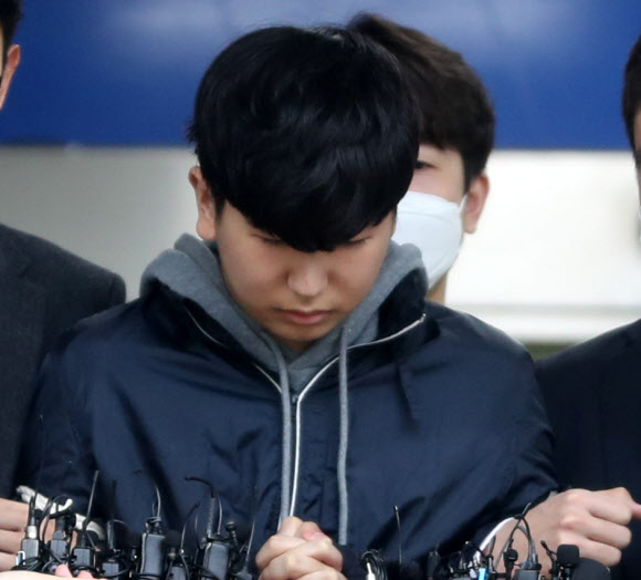 ‘박사방’ 핵심공범 ‘부따’ 검찰 송치