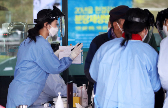 코로나19 집단발생 후 40여일만에 재개원한 분당제생병원