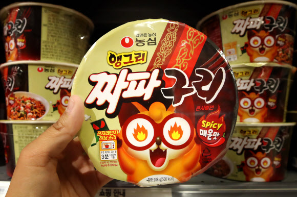 컵라면으로 출시된 짜파구리