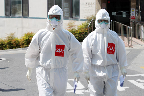 다시 찾아온 ‘의사’ 안철수