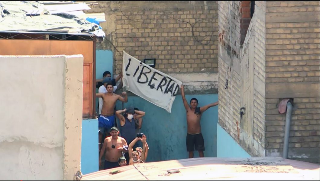 폭동이 일어난 페루의 교도소 연합뉴스