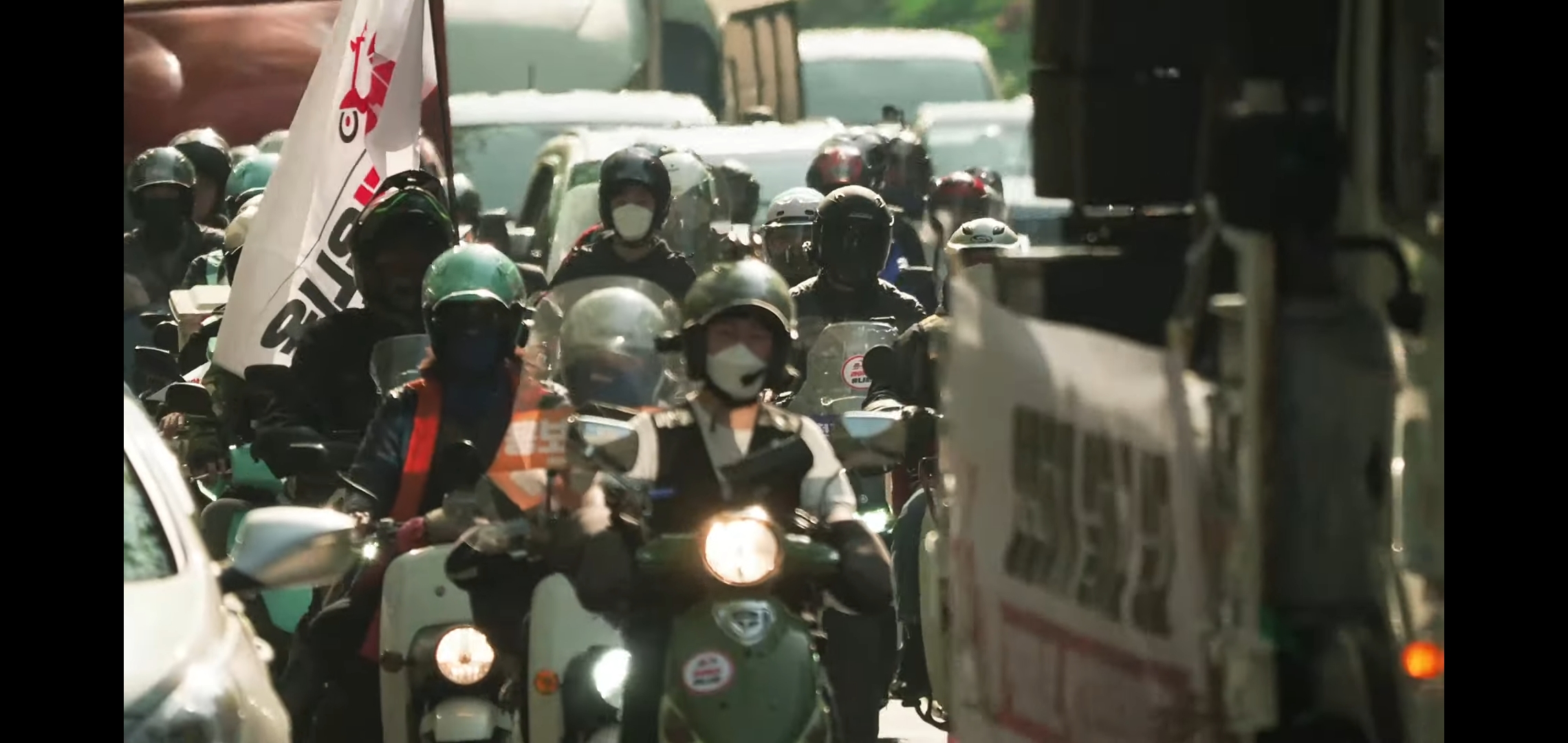 지난 29일 노동절을 앞두고 열린 라이더유니온의 제2회 오토바이 대행진 장면. 유튜브 ‘주하아린’ 캡처