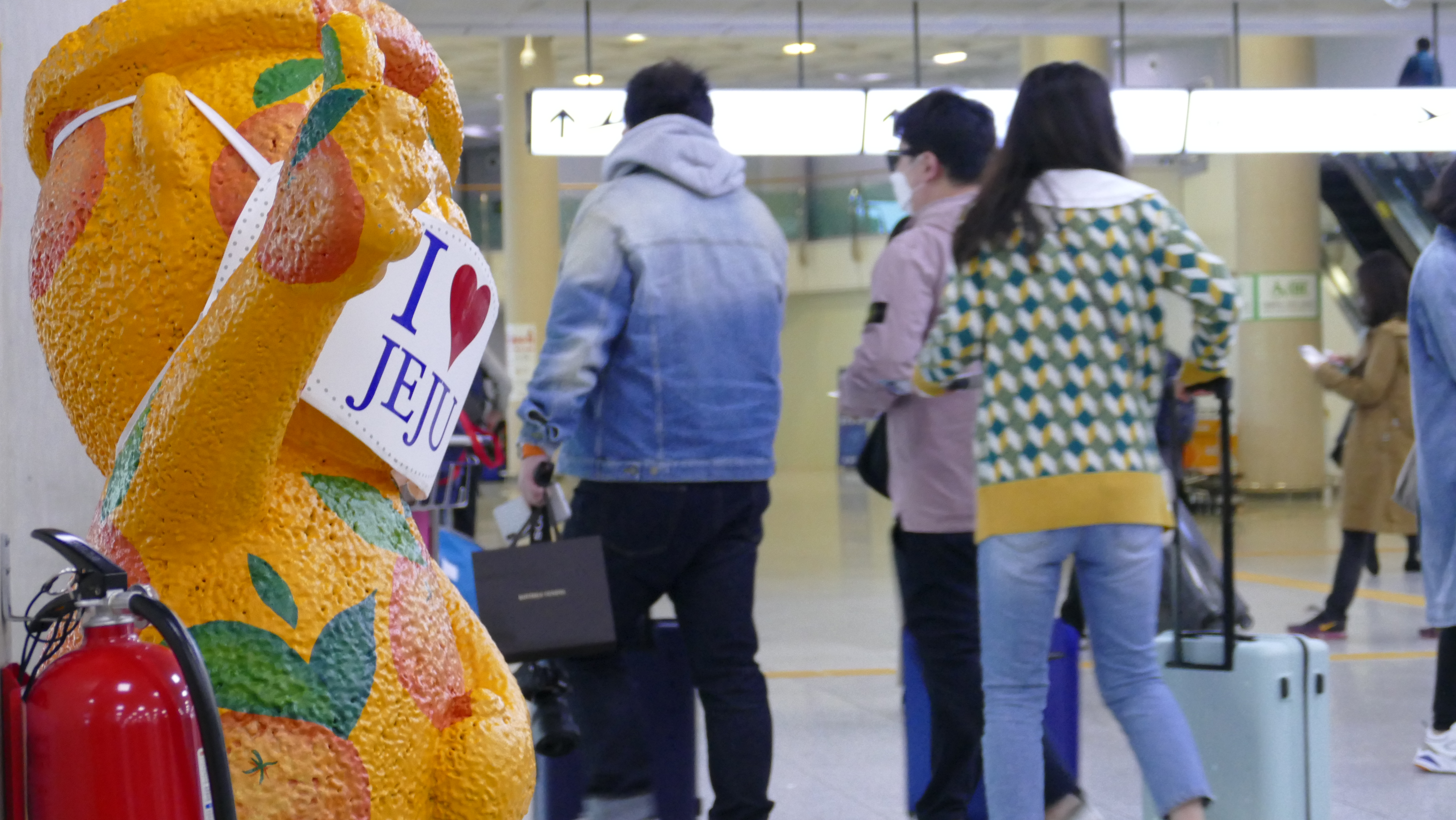 황금연휴 제주 여행객이 당초 예상한 18만명보다 4만명이 늘어난 22만명에 이를것으로 보인다.(서울신문 DB)