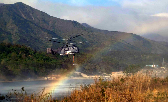 고성 산불 막바지 진화 안간힘