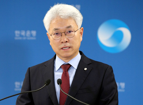 3월 국제수지 발표하는 박양수 한국은행 경제통계국장