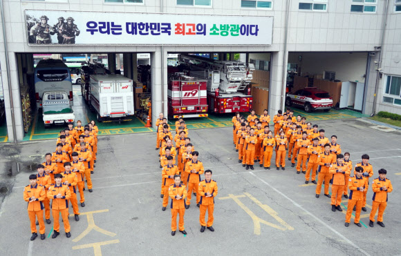 소방관들의 ‘덕분에 챌린지’