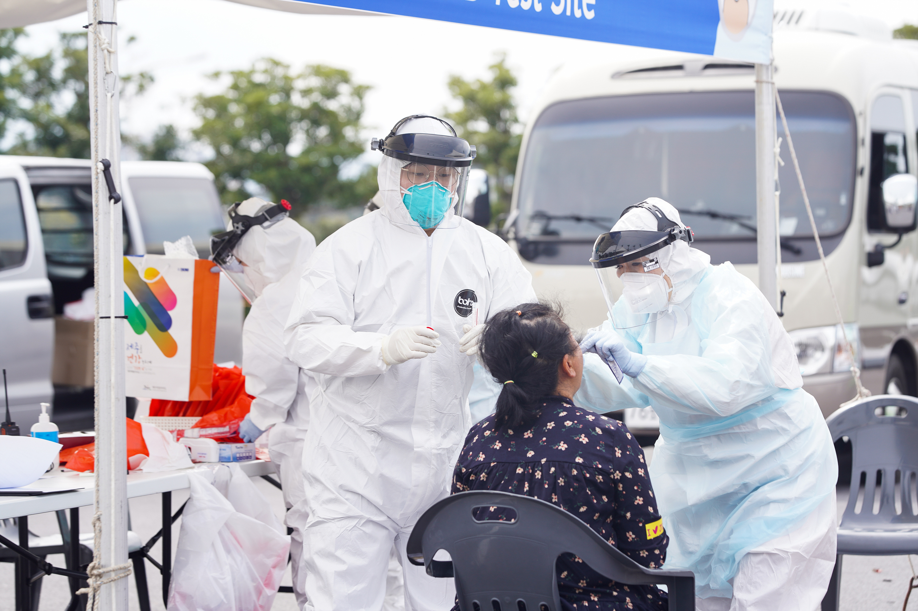 제주국제공항에서 운영중인 입도객 코로나 19 유증상자 선별진료소 모습(서울신문DB)