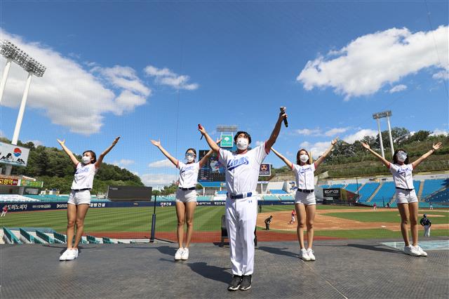 ‘응원 함성’ 다시 야구장 울릴 때까지