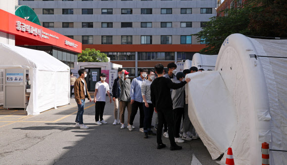 음압텐트 들어가는 의경들