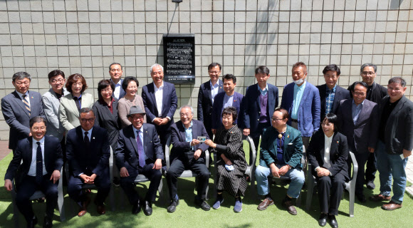 ‘님을 위한 행진곡’을 만든 주인공들