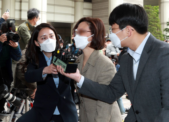 법정 향하는 정경심 교수