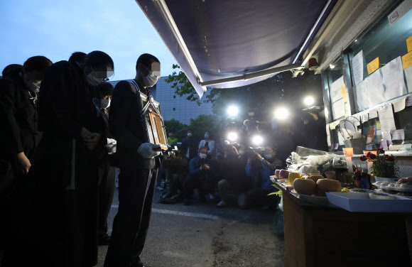 ‘강북구 경비원’ 슬픔의 노제