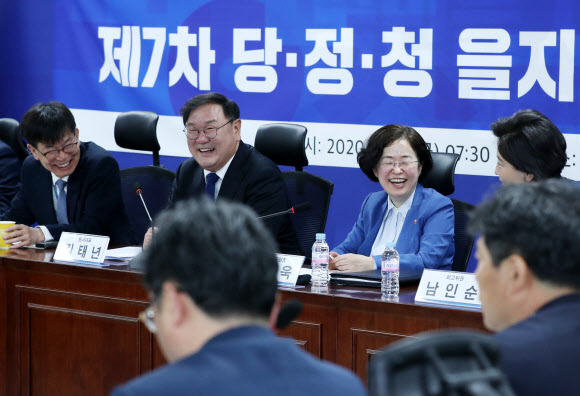 밝은 분위기속 당정청