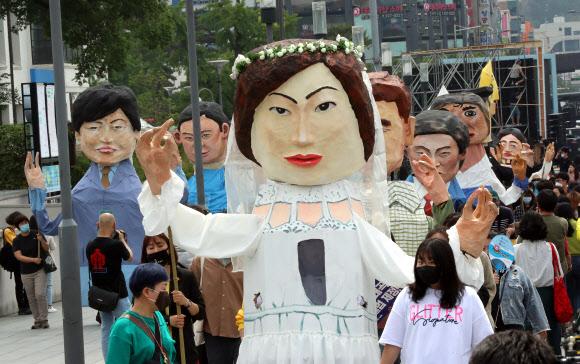 5?18 추모하며 행진