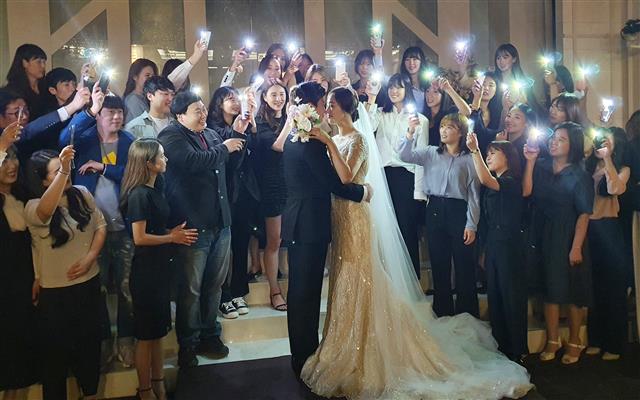 황연주.박경상 ‘달콤한 웨딩마치’