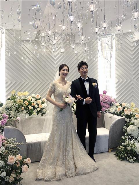 웨딩마치 울린 황연주.박경상