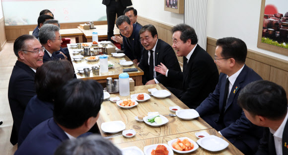 이낙연, 호남 지역 당선인들과 오찬