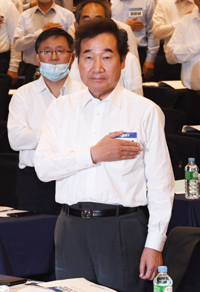 27일 오전 서울 양재동 더케이호텔에서 열린 더불어민주당 제21대 국회의원 당선인 워크숍에 참석한 이낙연위원장. 2020.5.27 김명국 선임기자 daunso@seoul.co.kr