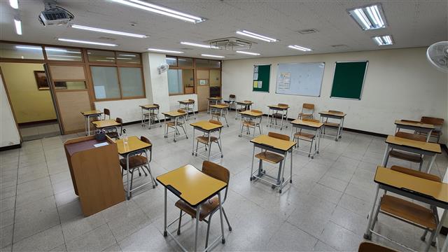 코로나19에 연기됐던 경찰공무원 필기시험 오늘 진행