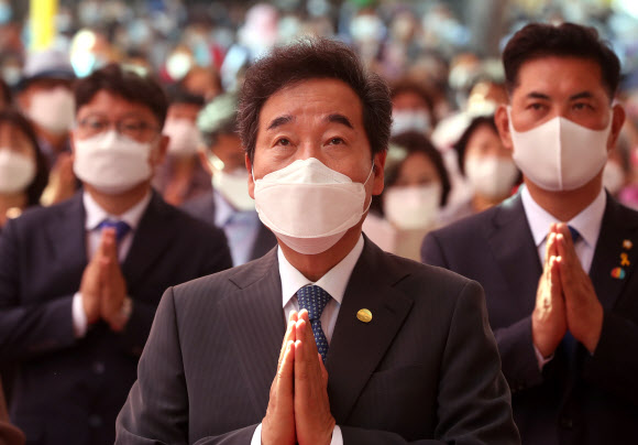 법요식 참석한 이낙연