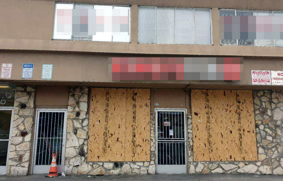 가림막 설치한 LA 한인타운 상점