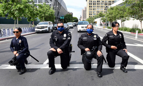 LA 경찰들의 모습-AFP 연합뉴스