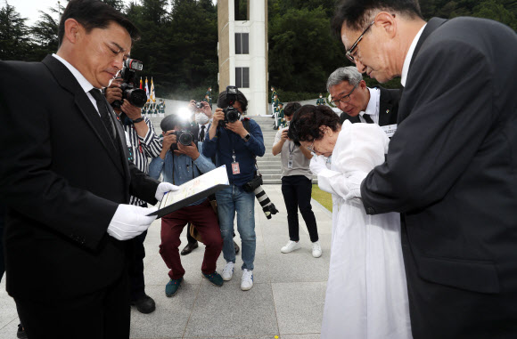 ‘멈추지 않는 눈물’