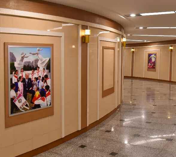 평양 시내 지난해 개건한 北 통일역