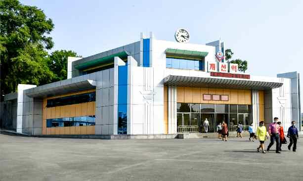 노동신문 “지난해 개건된 북한 개선역”…새 단장 모습 공개