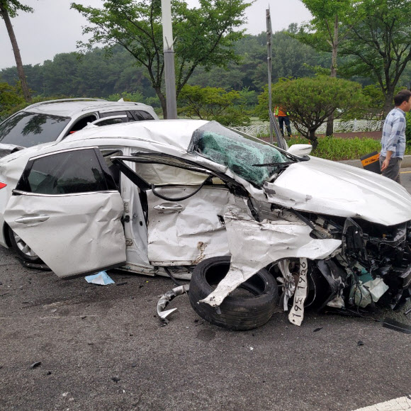 무면허 10대 역주행 사고…6명 중경상