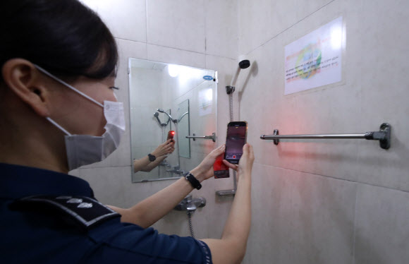 불법카메라 ‘레드 카드’로 찾아낸다