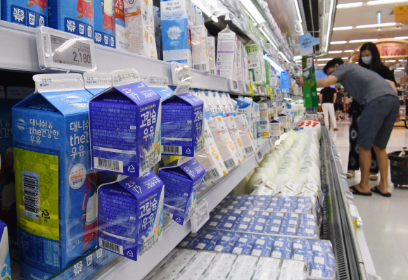 마트에 진열된 우유 제품들. 김명국 선임기자 daunso@seoul.co.kr