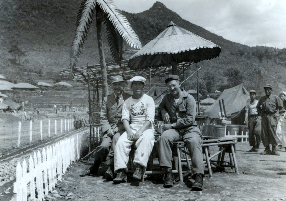 전쟁 포로 요리사와 미국출신 취사반장과 함께