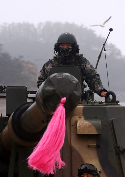 훈련 기동하는 K9 자주포